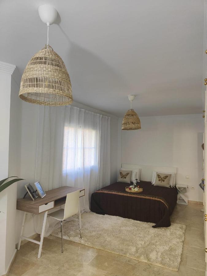Center Beach 2 Beds Appartement Elviria Marbella Bagian luar foto