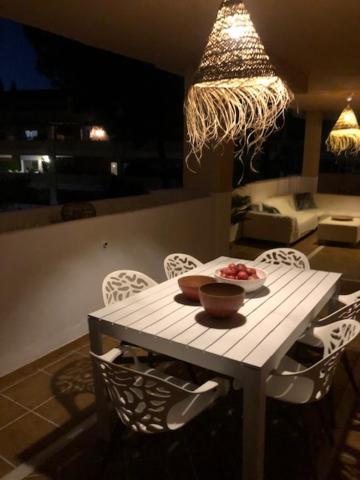 Center Beach 2 Beds Appartement Elviria Marbella Bagian luar foto