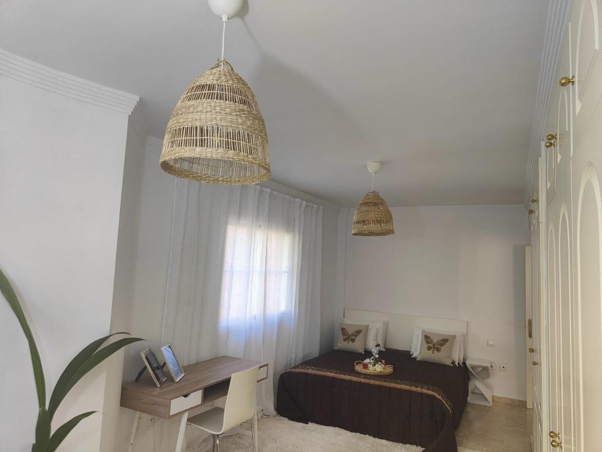 Center Beach 2 Beds Appartement Elviria Marbella Bagian luar foto