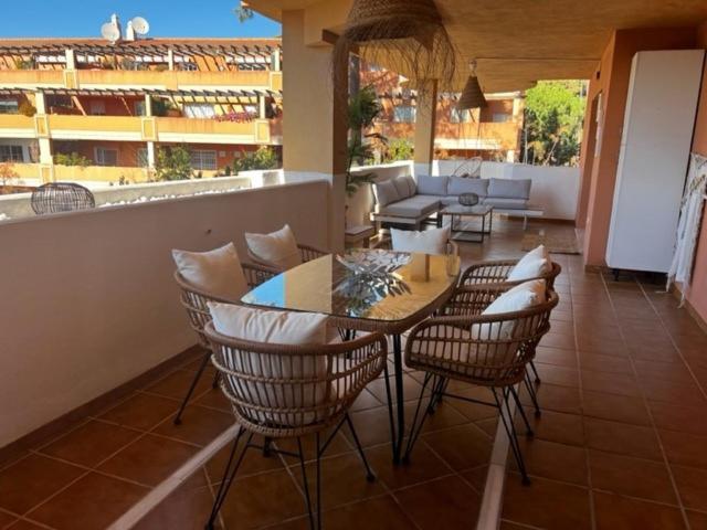 Center Beach 2 Beds Appartement Elviria Marbella Bagian luar foto